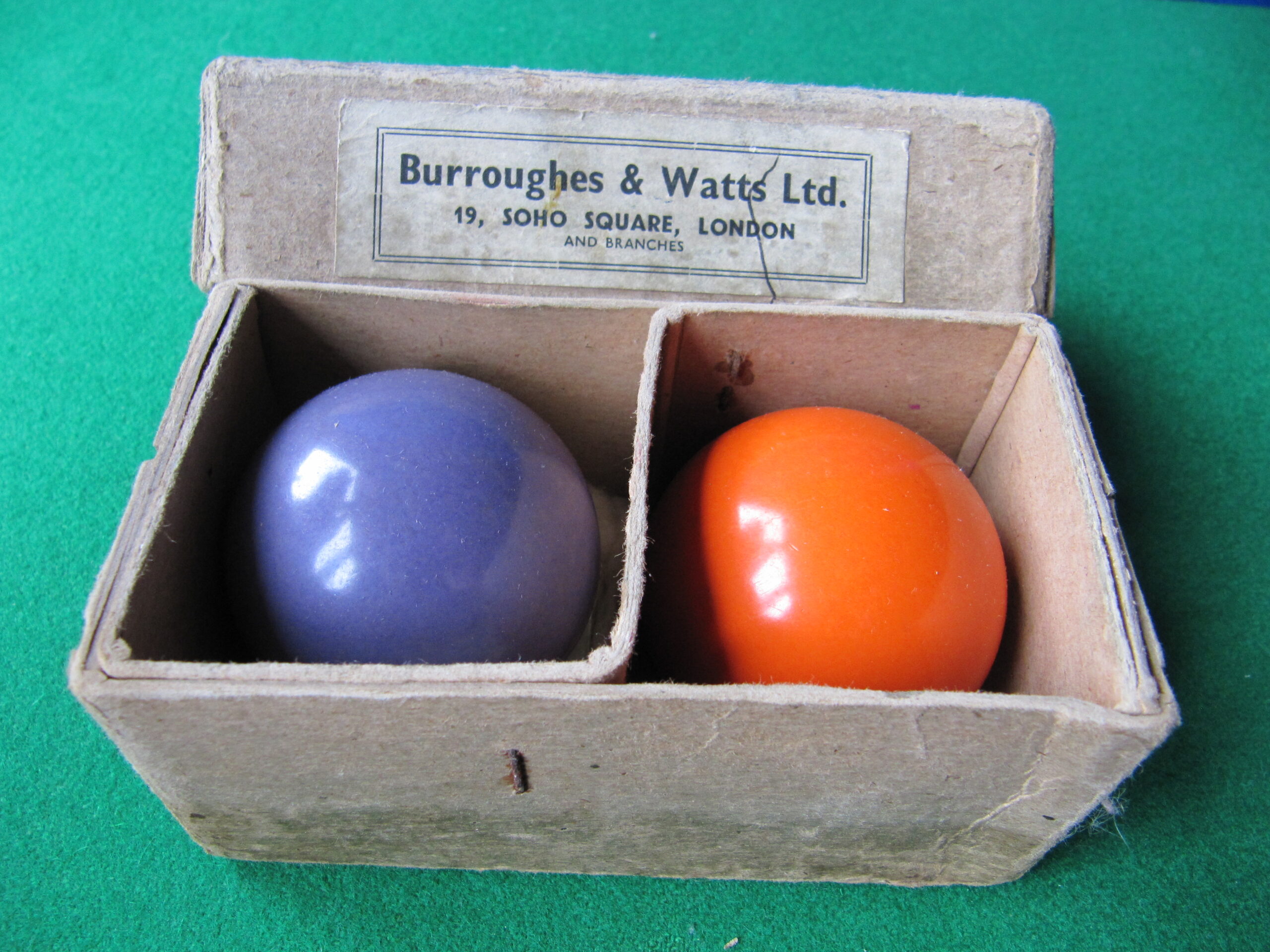 Snooker Plus Purple and Orange Balls