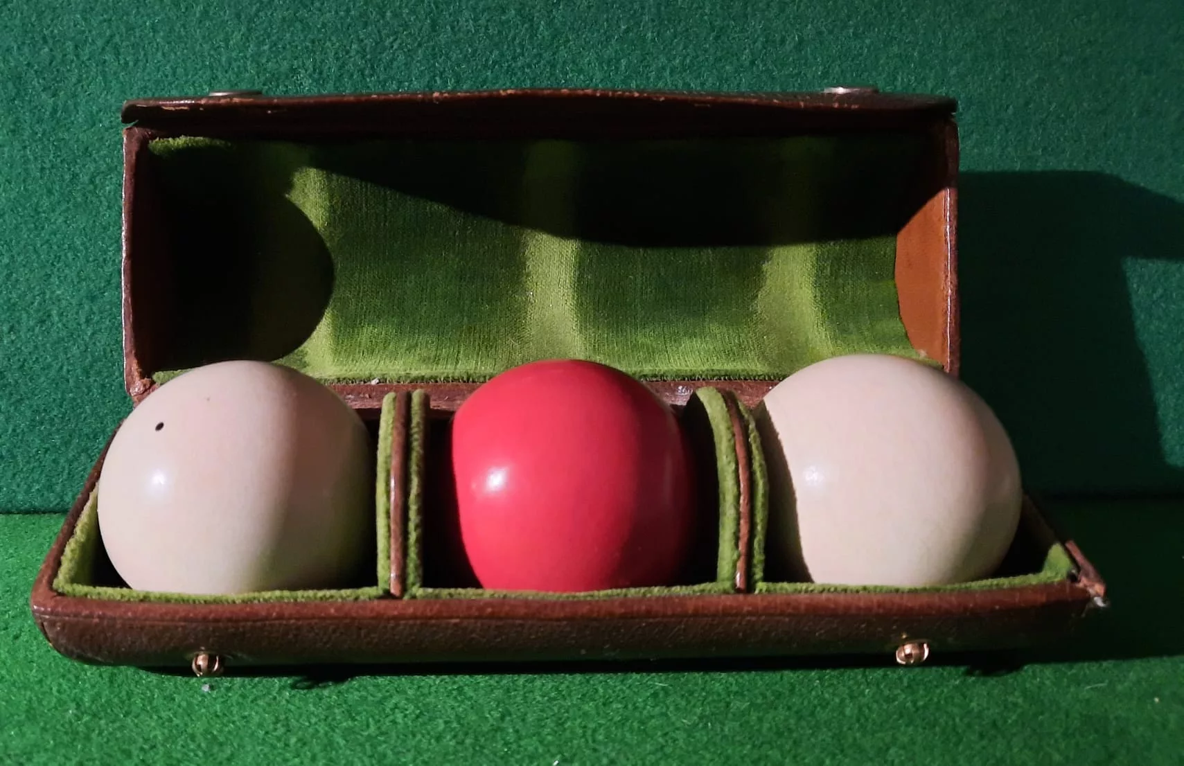 Gray Stevenson Tour billiard balls