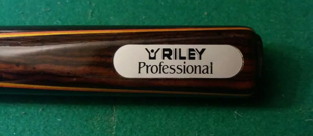 Riley Professional cue