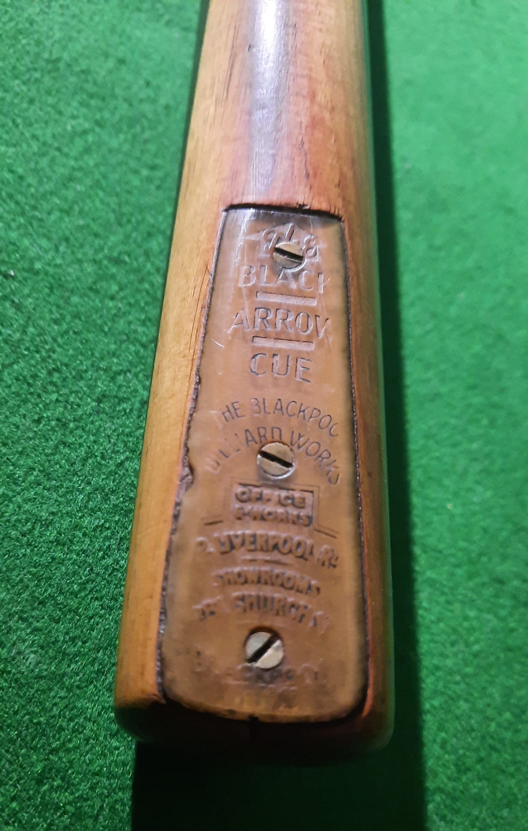 Black Arrow cue