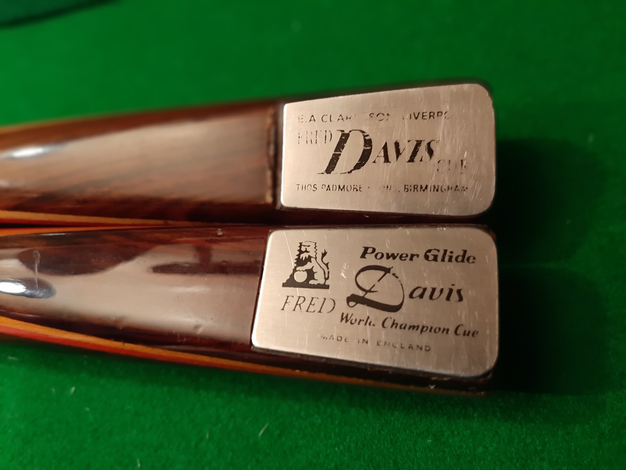 Fred Davis World Champion  cue
